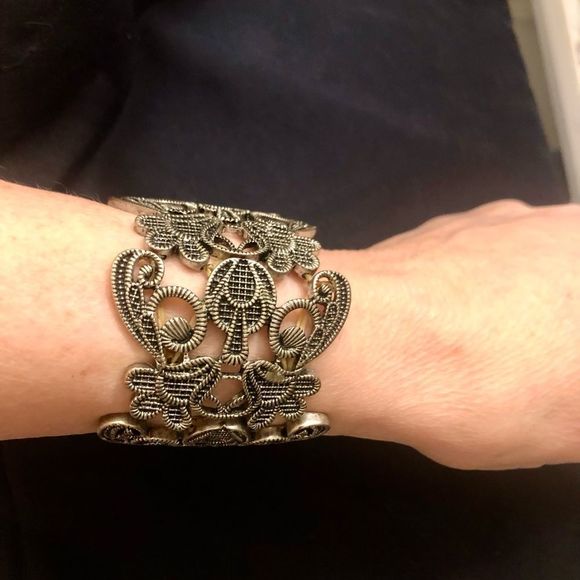 Bracelet, silver tone , elastic, floral vine,Sz 7-8 - Picture 3 of 8